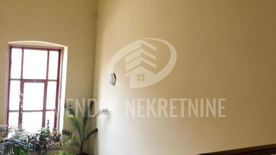 Commercial Property, 30 m2, For Rent, Varaždin - Centar